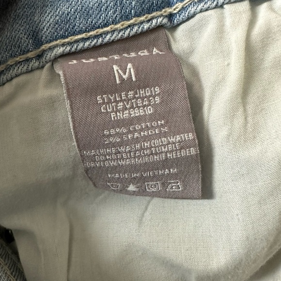 Just USA distressed denim jean shorts - Picture 7 of 8